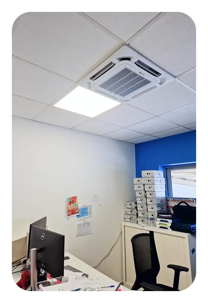 unité cassette Gree installée dans un bureau à Vénissieux
