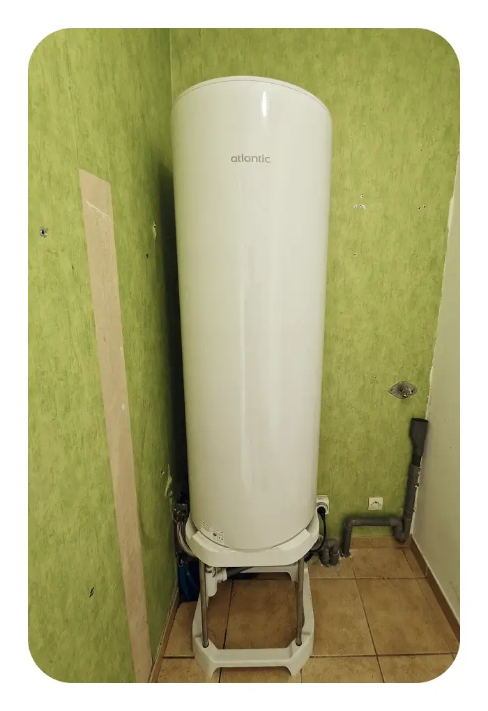 chauffe-eau 200 litres sur trépied installé à Meyzieu