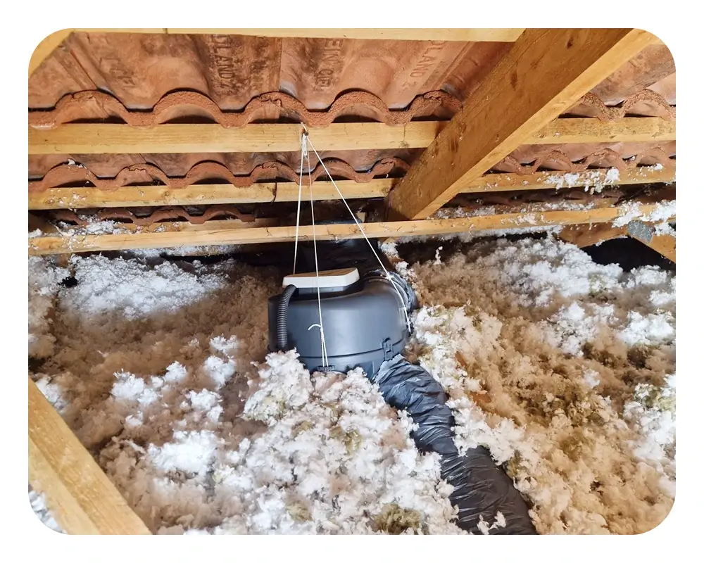 nouvelle VMC Aldès installée dans les combles d’une maison à Décines-Charpieu