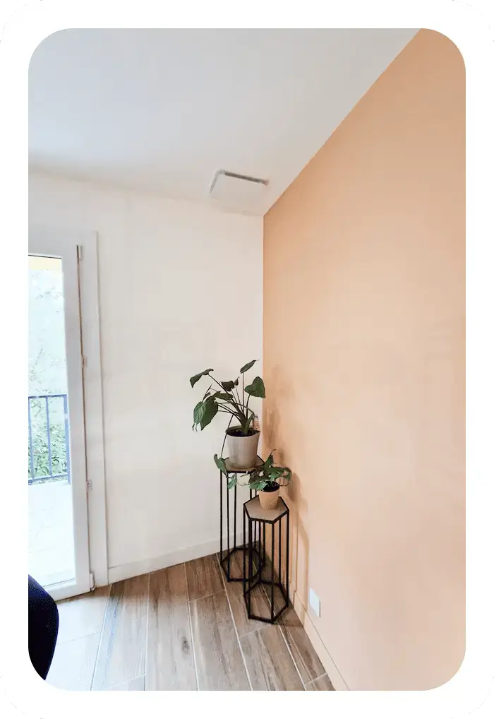 grille ODB dans le salon raccordée à une PAC gainable Heiwa à Rillieux-la-Pape