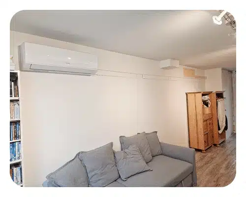 unité intérieure de climatisation installée dans une maison à Genas en juin 2026